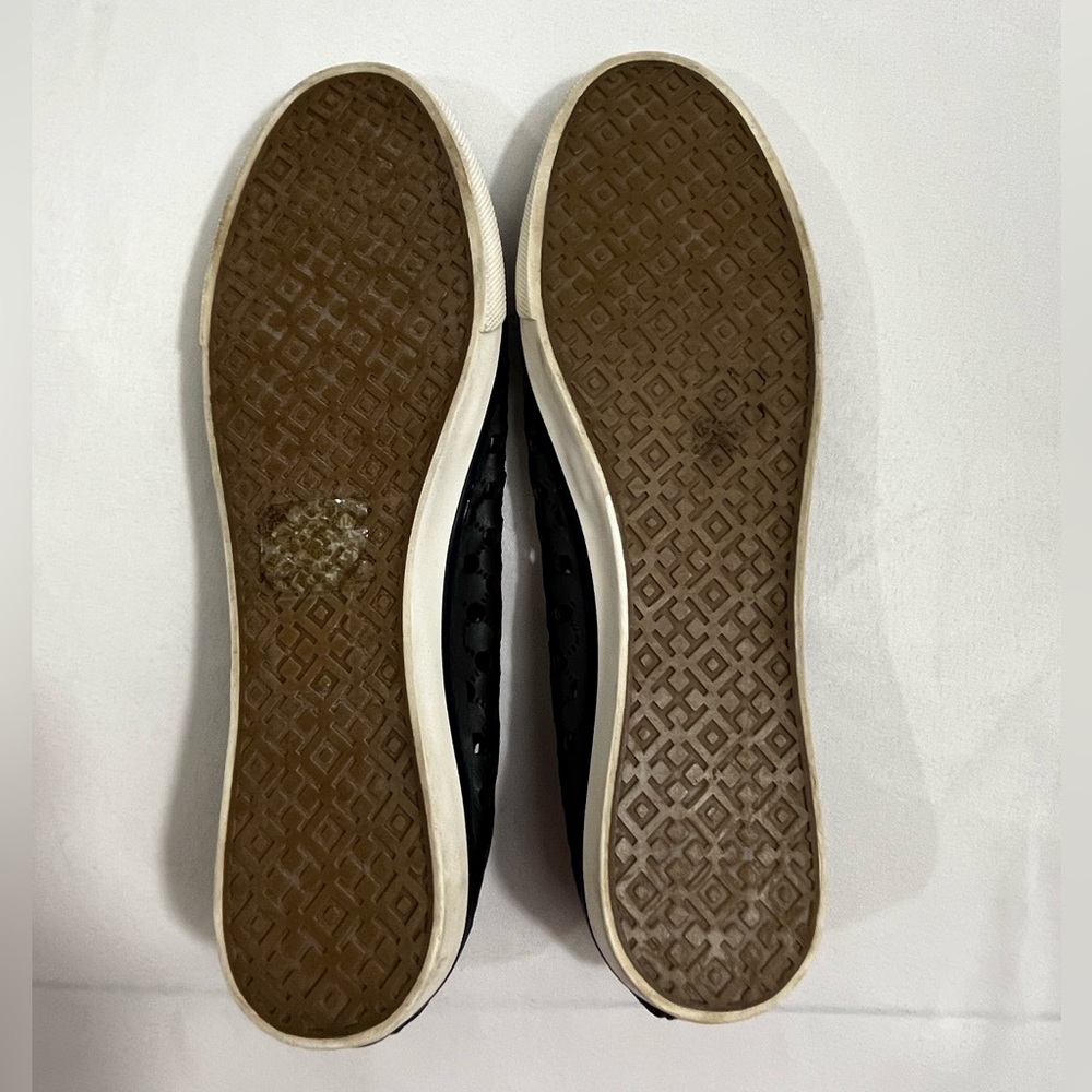 Tory Burch Skyler Perforated Sneaker Flats Size 8, Navy Blue Leather - Picture 8 of 10